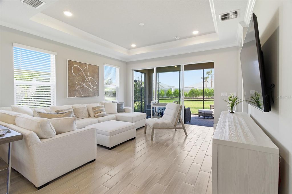 Image 6 of property listing at 16255 SAN DONATO PLACE, Bradenton, FL 34211