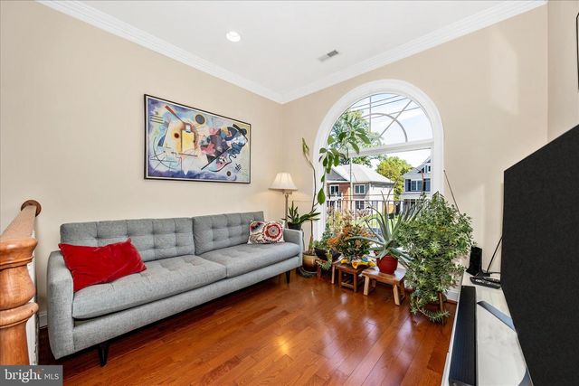 10502 PARKWOOD DR, Kensington, MD 20895