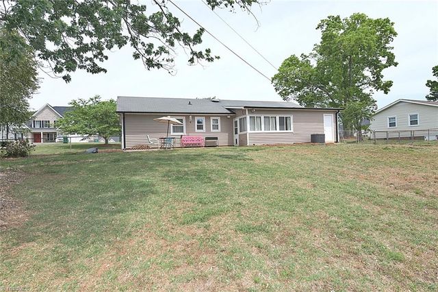 7330 Lalanda Drive, Lewisville, NC 27023