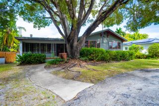 6551 SW 75th Ter, South Miami, FL 33143