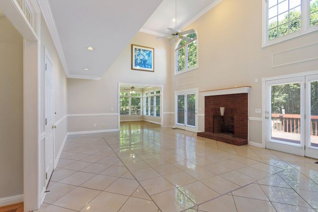 129 Pembroke Dr, Hendersonville, TN 37075