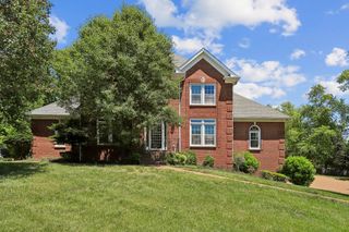 129 Pembroke Dr, Hendersonville, TN 37075