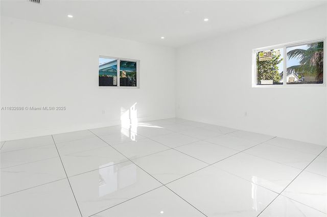 6540 SW 25th St, Miami, FL 33155