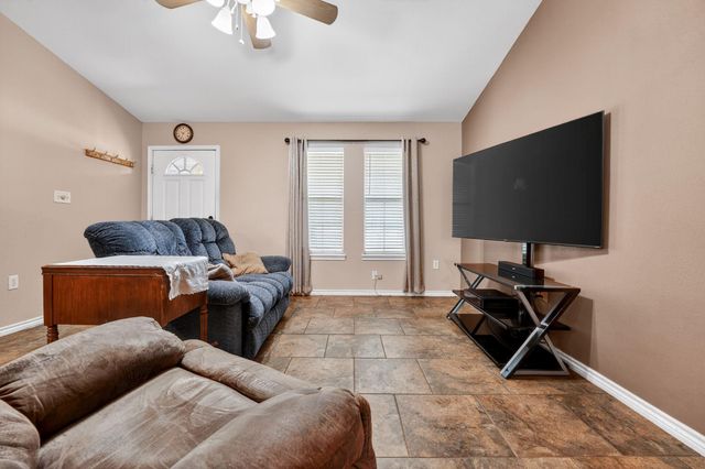 629 Birch LN, Cottonwood Shores, TX 78657