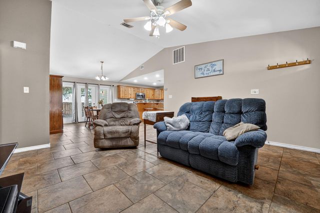 629 Birch LN, Cottonwood Shores, TX 78657