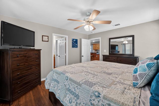 629 Birch LN, Cottonwood Shores, TX 78657
