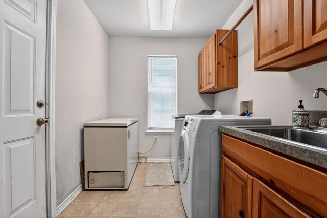 629 Birch LN, Cottonwood Shores, TX 78657