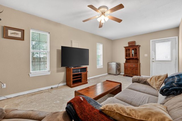 629 Birch LN, Cottonwood Shores, TX 78657