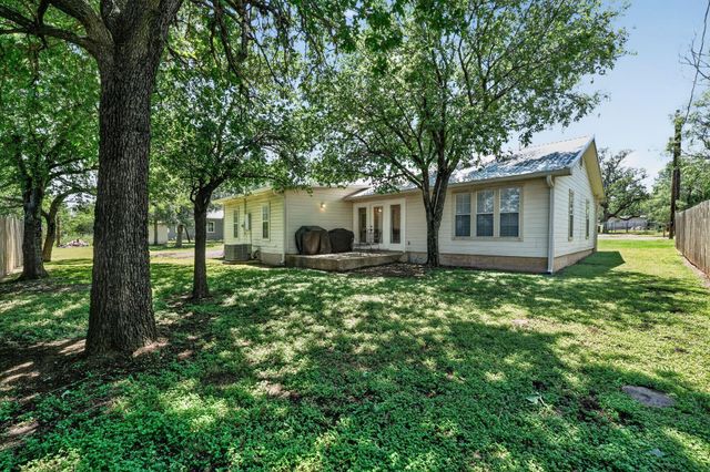 629 Birch LN, Cottonwood Shores, TX 78657