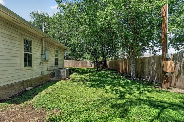 629 Birch LN, Cottonwood Shores, TX 78657