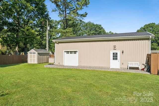 4432 Bob White Court, Charlotte, NC 28213