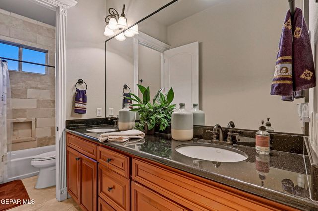 5512 WOODFIELD Drive, El Paso, TX 79932