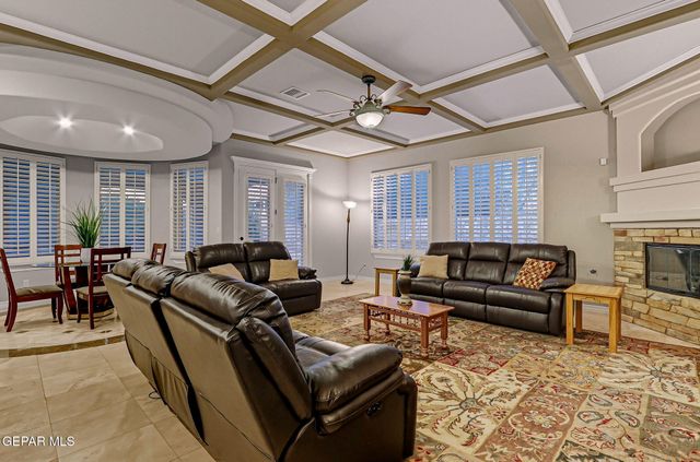 5512 WOODFIELD Drive, El Paso, TX 79932