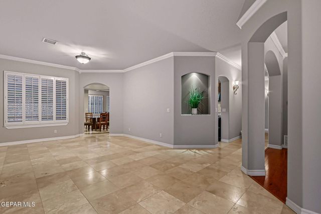 5512 WOODFIELD Drive, El Paso, TX 79932