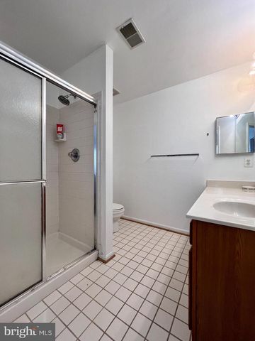 13107 DIAMOND HILL DR, Germantown, MD 20874