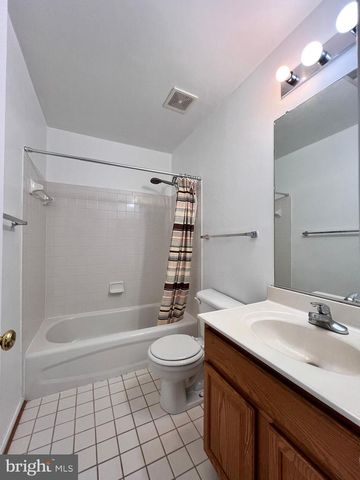 13107 DIAMOND HILL DR, Germantown, MD 20874