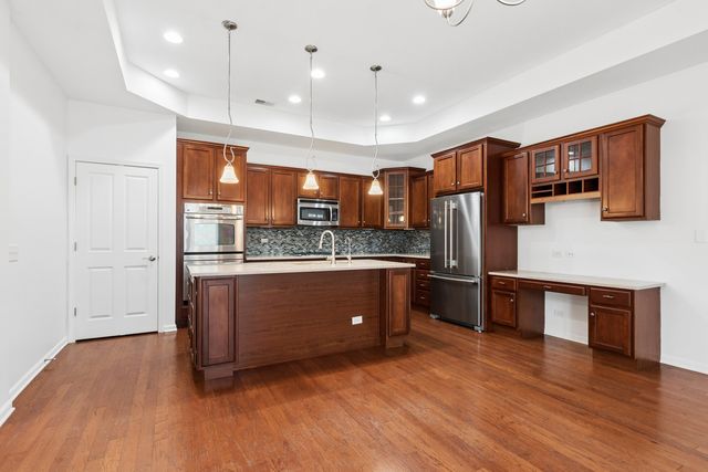 613 Handel Lane, Woodstock, IL 60098