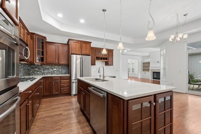613 Handel Lane, Woodstock, IL 60098