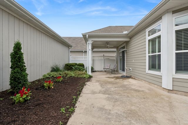 613 Handel Lane, Woodstock, IL 60098