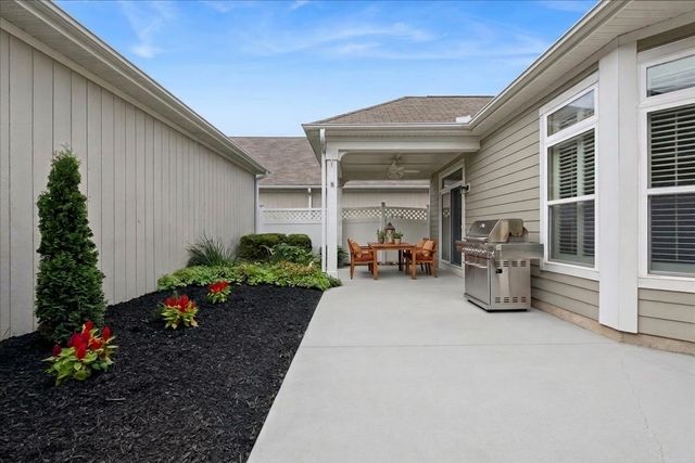 613 Handel Lane, Woodstock, IL 60098