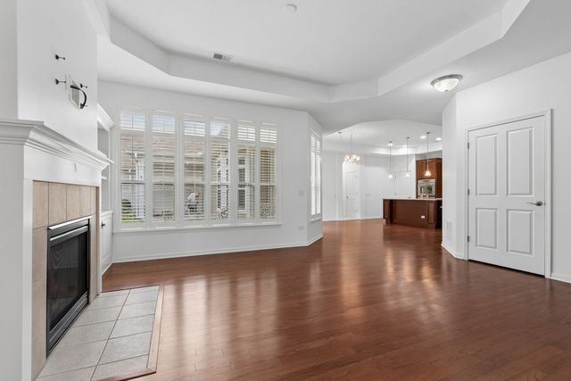 613 Handel Lane, Woodstock, IL 60098