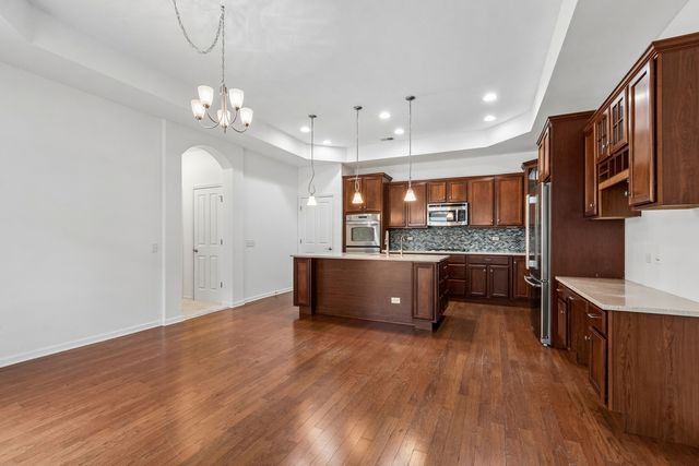 613 Handel Lane, Woodstock, IL 60098