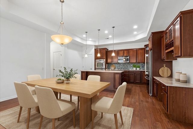 613 Handel Lane, Woodstock, IL 60098