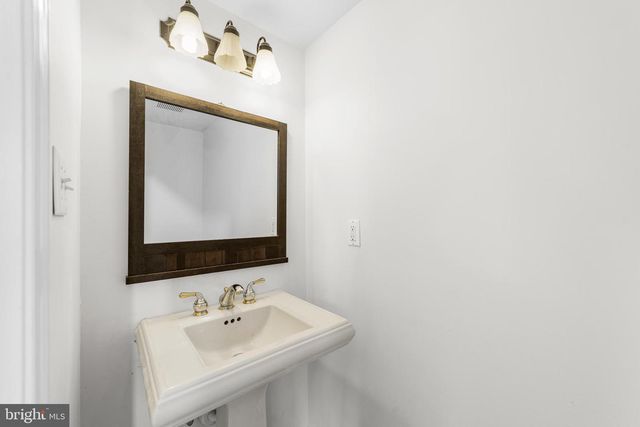 33 TRILBY, Westville, NJ 08093