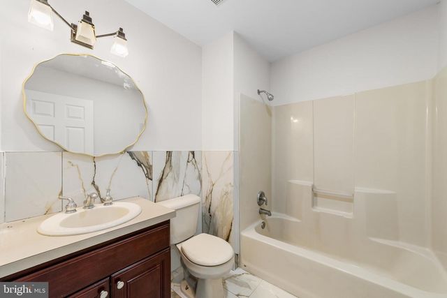33 TRILBY, Westville, NJ 08093