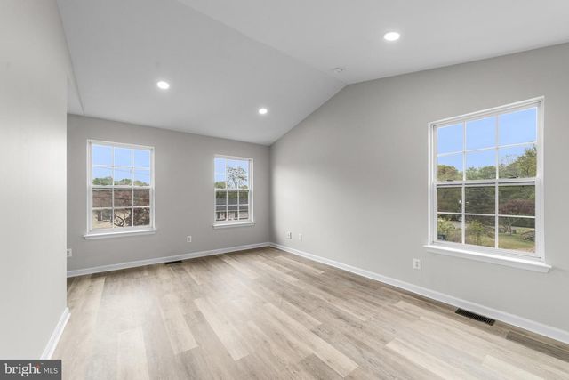 33 TRILBY, Westville, NJ 08093
