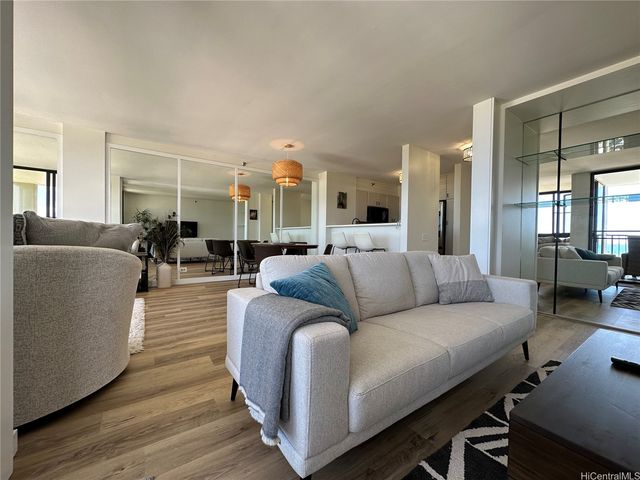 322 Aoloa Street 1711, Kailua, HI 96734