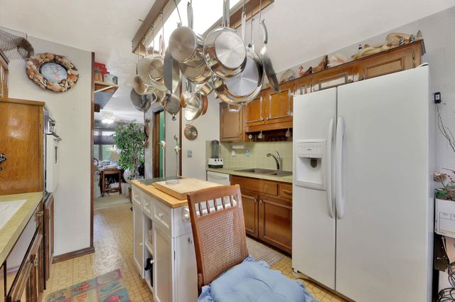 641 N Woodlawn #12, Wichita, KS 67208