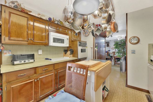 641 N Woodlawn #12, Wichita, KS 67208