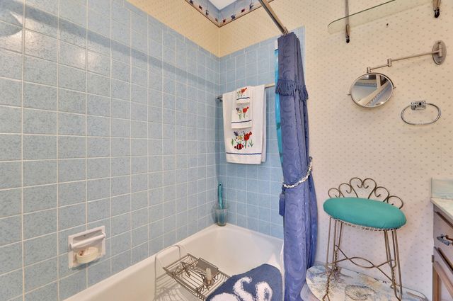 641 N Woodlawn #12, Wichita, KS 67208