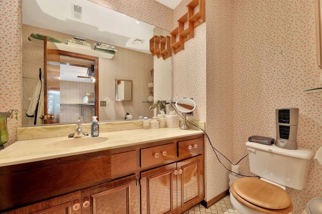 641 N Woodlawn #12, Wichita, KS 67208