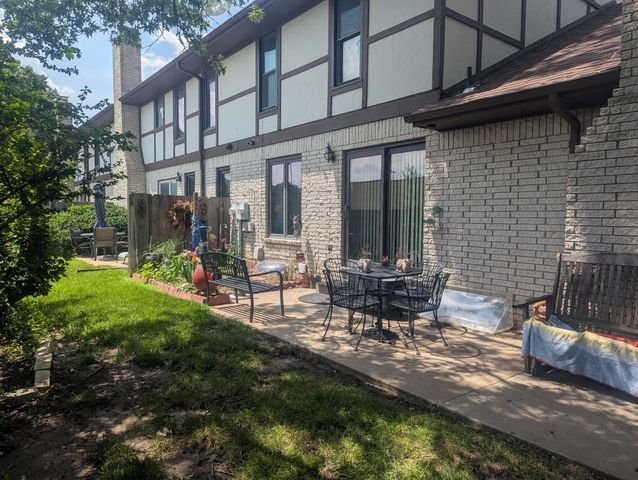641 N Woodlawn #12, Wichita, KS 67208