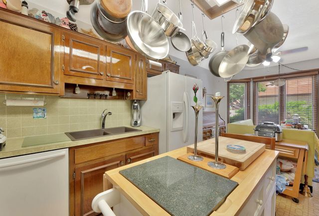 641 N Woodlawn #12, Wichita, KS 67208