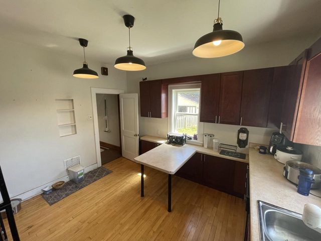 7605 22nd AVENUE, Kenosha, WI 53143