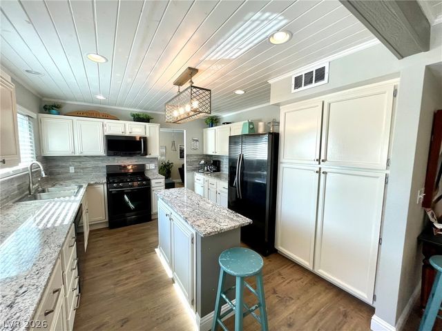 2246 Windsor Drive, Henderson, NV 89014