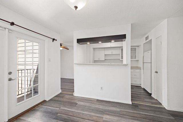 4159 Steck Ave 235, Austin, TX 78759