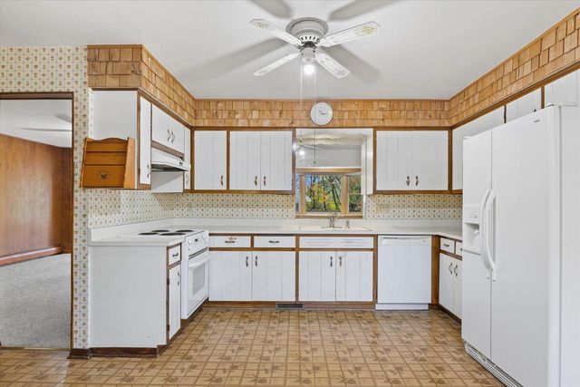 9370 S 46th STREET, Franklin, WI 53132