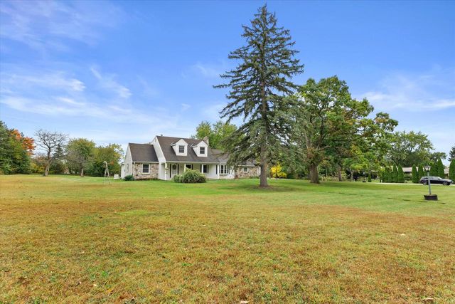 9370 S 46th STREET, Franklin, WI 53132