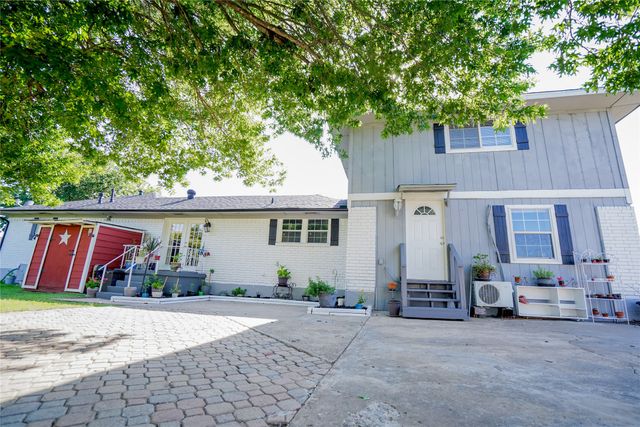 2026 S Hampton Road, Glenn Heights, TX 75154