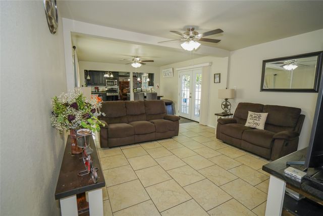 2026 S Hampton Road, Glenn Heights, TX 75154