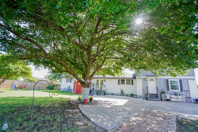 2026 S Hampton Road, Glenn Heights, TX 75154