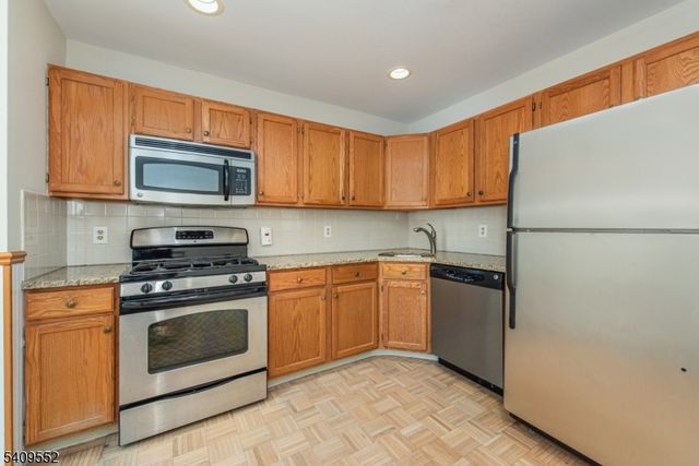 206 Potomac Dr, Bernards Twp., NJ 07920