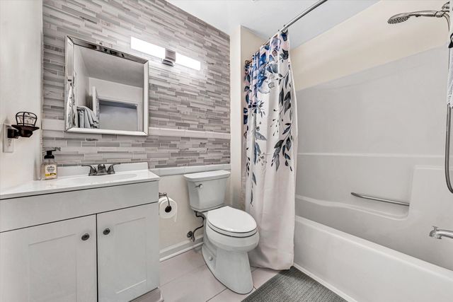 4717 Wembley PL, Roanoke, VA 24018