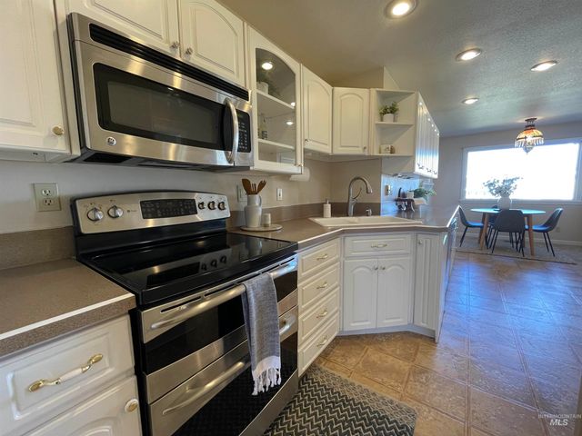 6414 W Randolph Dr, Boise, ID 83709