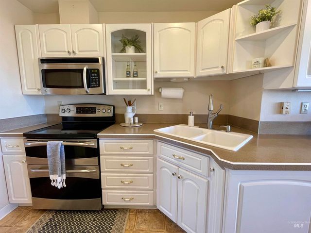 6414 W Randolph Dr, Boise, ID 83709