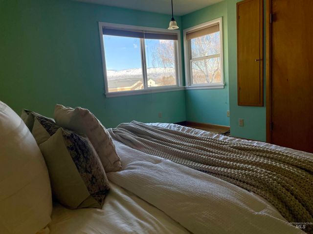 6414 W Randolph Dr, Boise, ID 83709